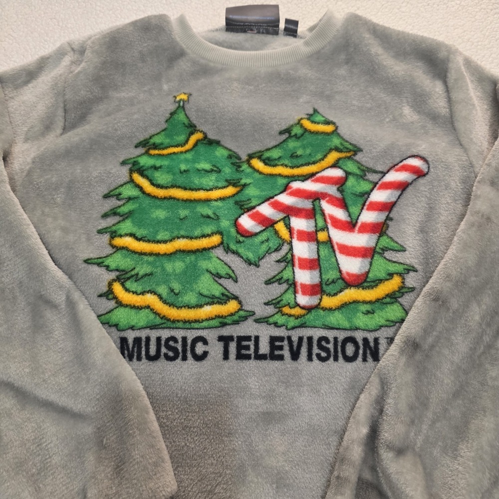 MTV Christmas Plush Fleece Gray Holiday Candy Cane Nostalgia Retro Y2K Crewneck